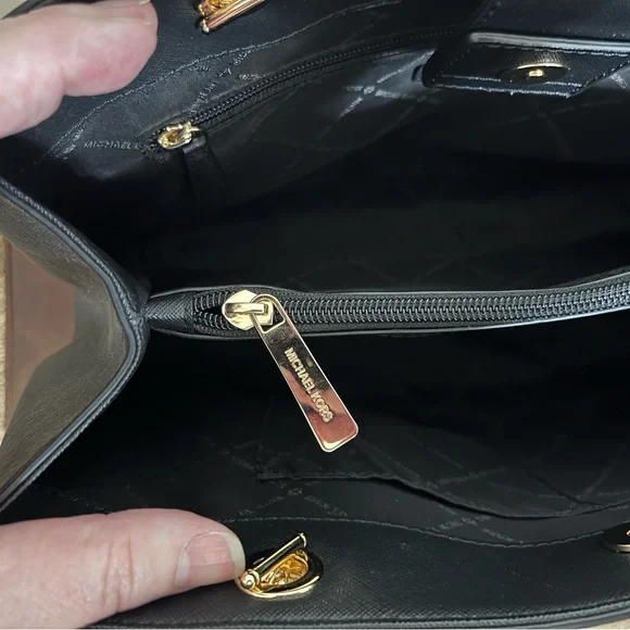 Michael Kors Black Susannah Saffiano Leather Large Tote Bag - Picture 8 of 10